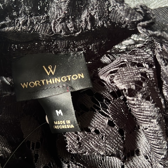 Black mock neck, lace sleeveless blouse. New with tags! 💕 - Picture 6 of 6